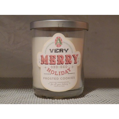  DW HOME  VERY MERRY HOLIDAY FROSTED COOKIE 14 OZ CANDLE  NEW   232889049158